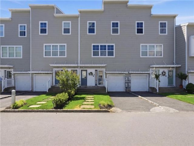  5 BR,  3.50 BTH &nbsp;Multi-family style home in Arverne