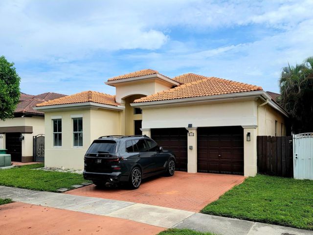  4 BR,  3.00 BTH &nbsp; style home in Hialeah