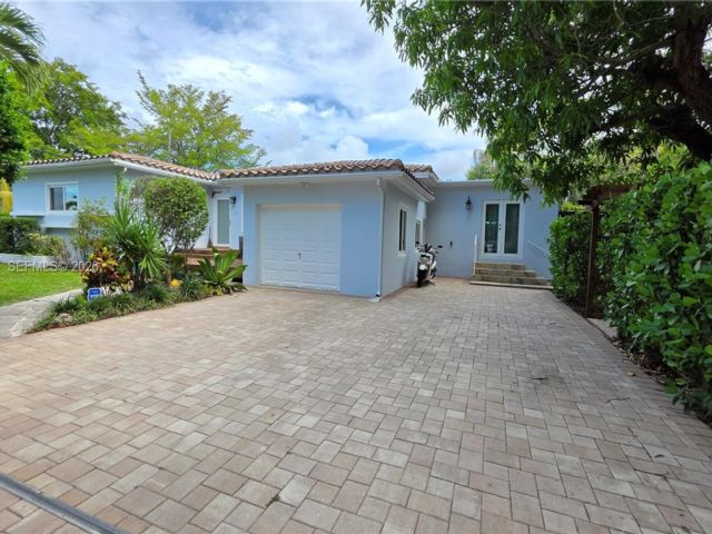  3 BR,  2.00 BTH &nbsp;Other style home in Biscayne Park