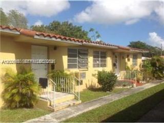  2 BR,  1.00 BTH &nbsp;Other style home in El Portal