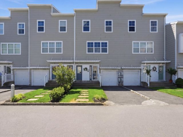 [Arverne Real Estate, listing number 3343511]