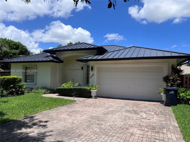  3 BR,  2.50 BTH &nbsp;Traditional style home in Miami