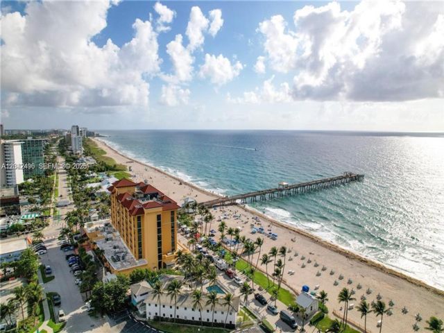  3 BR,  2.00 BTH &nbsp;Condo style home in Deerfield Beach