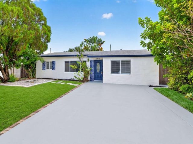  3 BR,  2.00 BTH &nbsp; style home in Oakland Park