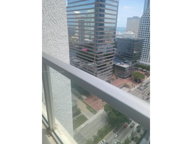 [PHOTO]