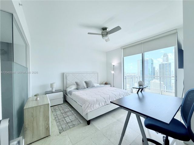 [PHOTO]