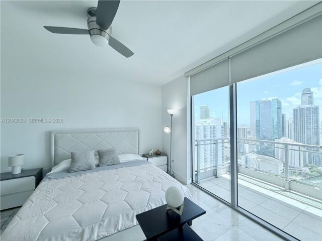 [PHOTO]