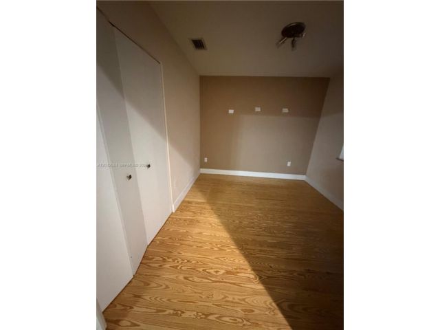 [PHOTO]