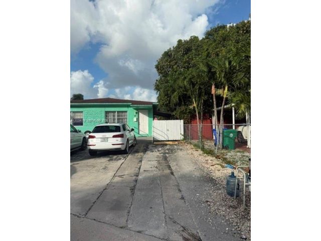  3 BR,  1.00 BTH &nbsp; style home in Miami
