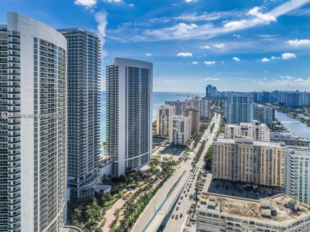  1 BR,  1.00 BTH &nbsp; style home in Hallandale Beach