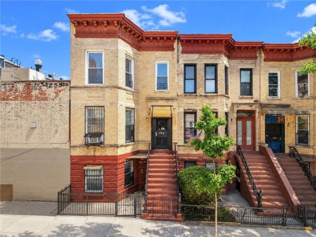  9 BR,  0.00 BTH &nbsp;Multi-family style home in Sunset Park