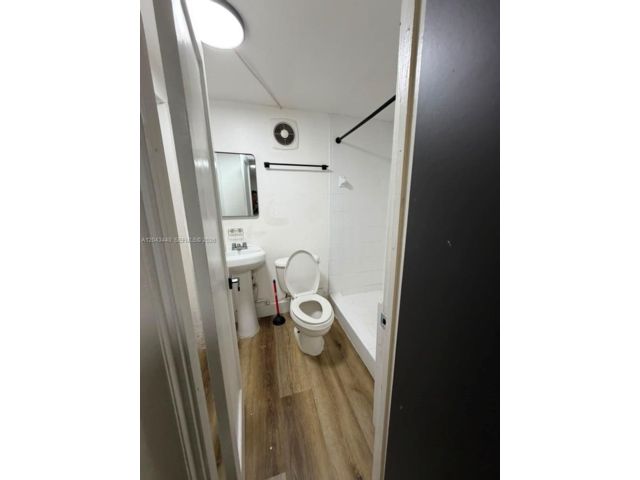 [PHOTO]