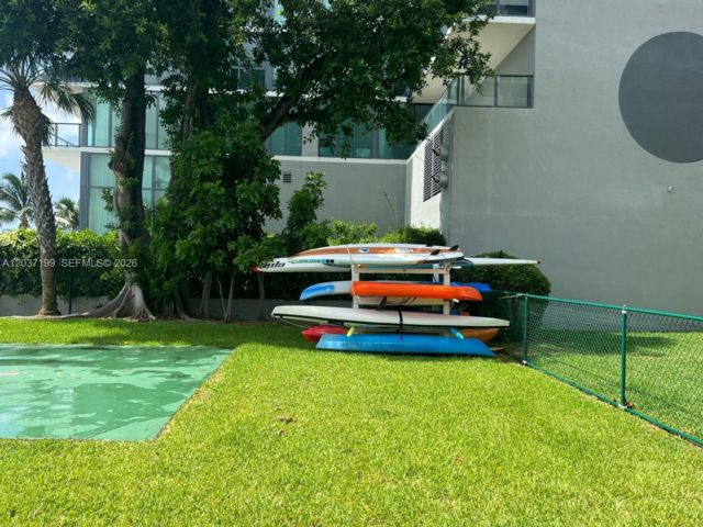 [PHOTO]