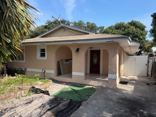  3 BR,  2.00 BTH &nbsp; style home in Miami