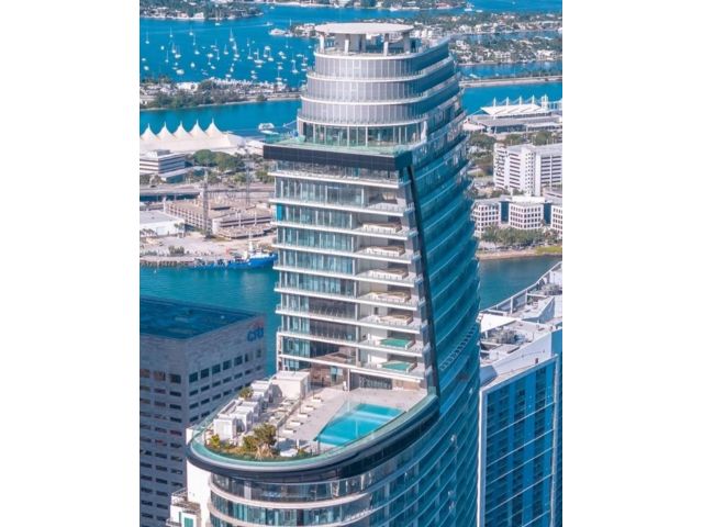  2 BR,  2.50 BTH &nbsp; style home in Miami