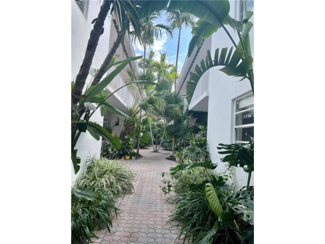  1 BR,  1.00 BTH &nbsp; style home in Carl Fisher