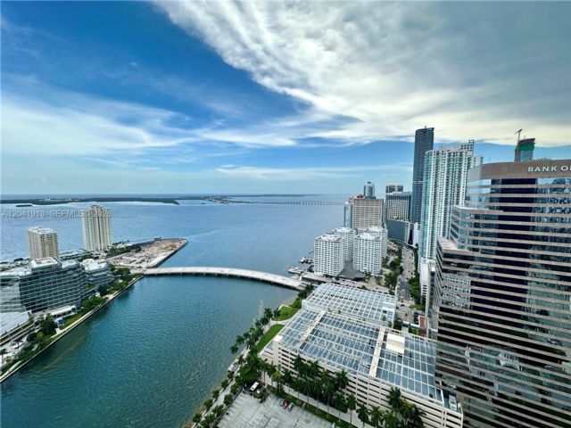  2 BR,  2.00 BTH &nbsp; style home in Miami