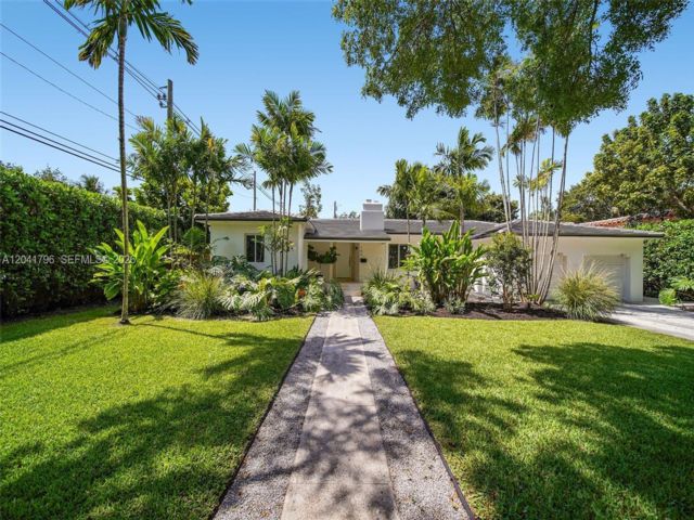  3 BR,  3.00 BTH &nbsp; style home in El Portal