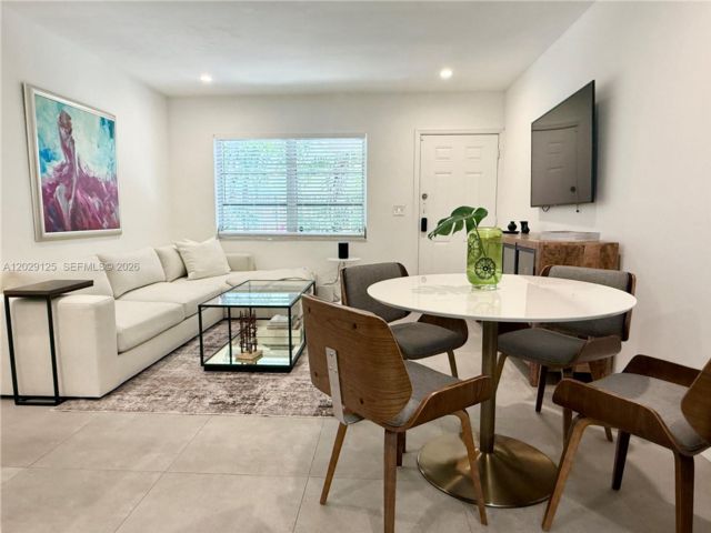  2 BR,  1.00 BTH &nbsp; style home in El Portal