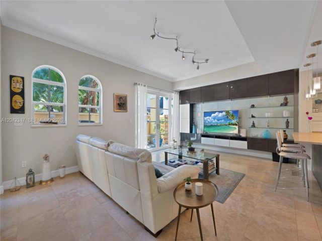  3 BR,  2.50 BTH &nbsp; style home in Aventura