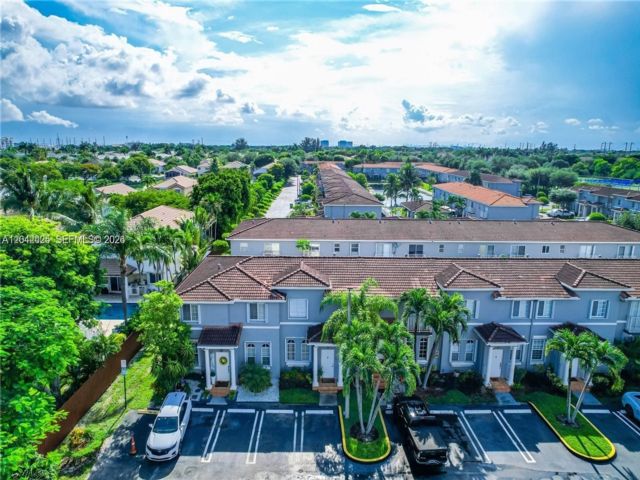  3 BR,  2.50 BTH &nbsp;Townhouse style home in Medley