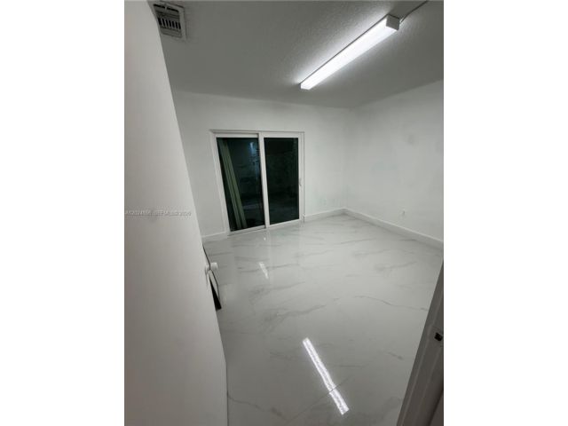 [PHOTO]