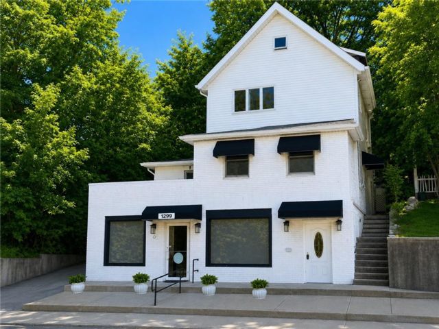 Studio,  0.00 BTH &nbsp;Mixed use style home in Dongan Hills-colony