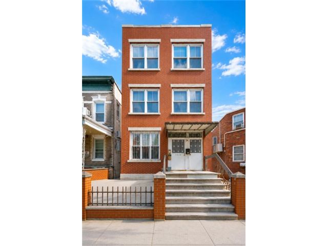Studio,  3.00 BTH &nbsp;Multi-family style home in Dyker Heights