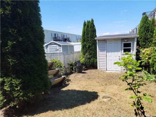  2 BR,  1.00 BTH &nbsp;Condominium style home in Arverne