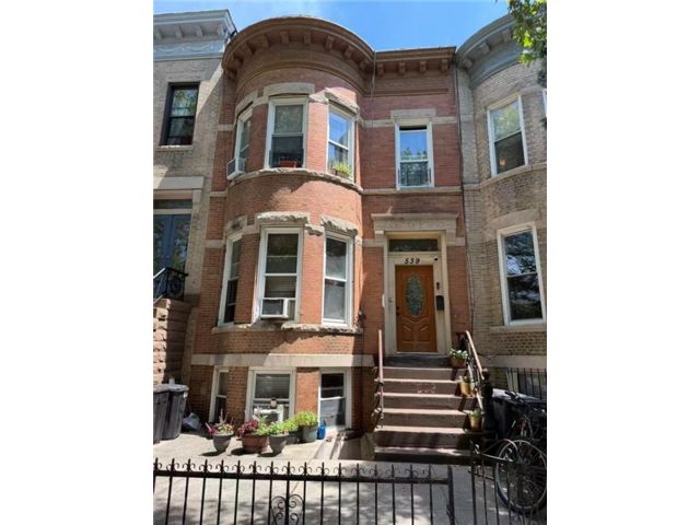  7 BR,  3.00 BTH &nbsp;Multi-family style home in Bay Ridge
