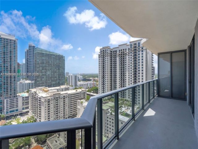  1 BR,  2.00 BTH &nbsp;Condo style home in Miami