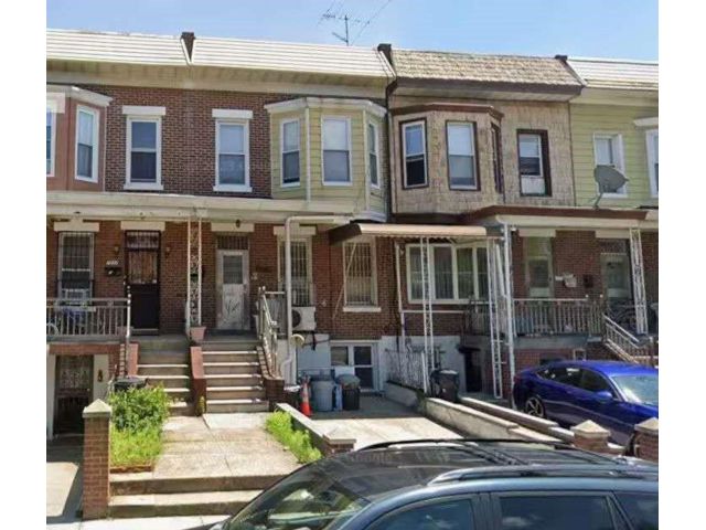  6 BR,  2.00 BTH &nbsp;Multi-family style home in Bensonhurst