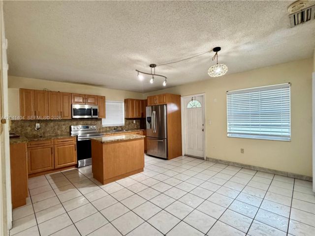  4 BR,  2.00 BTH &nbsp; style home in Miami