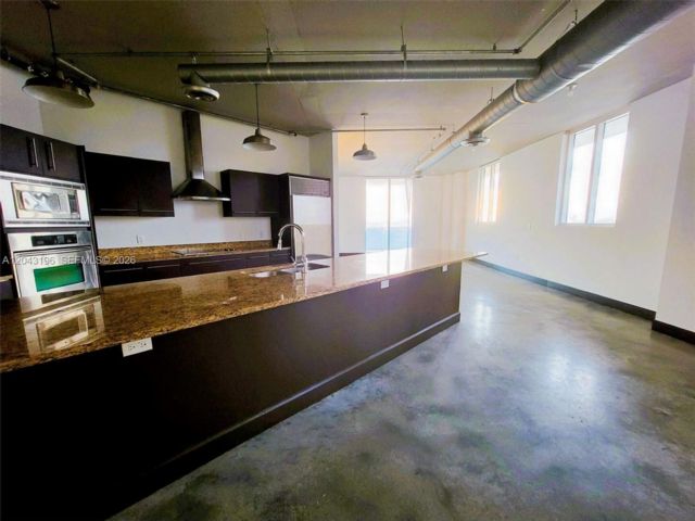 [Miami Real Estate, listing number 3343825]