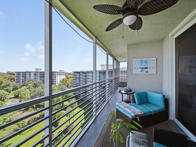 [PHOTO]