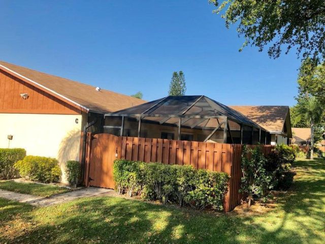  2 BR,  2.00 BTH &nbsp; style home in West Palm Beach