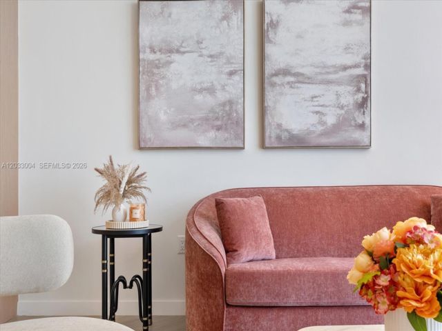  2 BR,  2.00 BTH &nbsp; style home in Miami