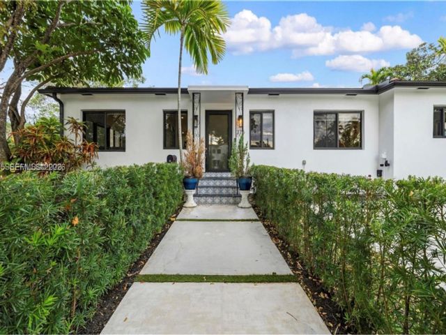  3 BR,  2.00 BTH &nbsp; style home in Miami