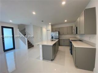  4 BR,  3.50 BTH &nbsp;Townhouse style home in Miami