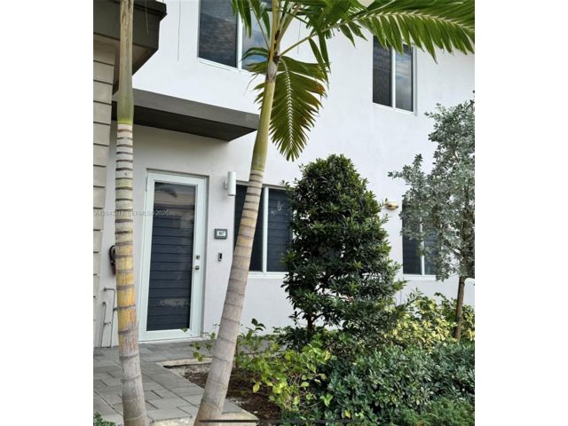  3 BR,  3.00 BTH &nbsp; style home in Medley