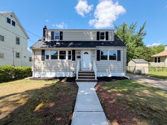  3 BR,  1.50 BTH &nbsp;Cape style home in Rahway