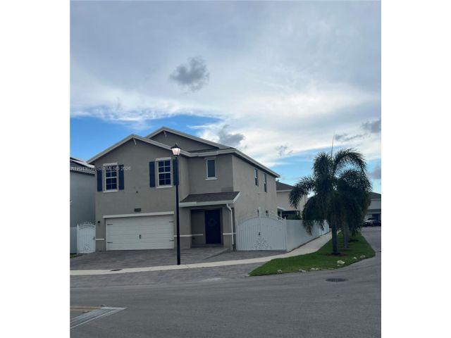  5 BR,  3.00 BTH &nbsp; style home in Florida City