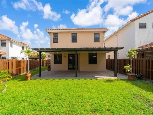  3 BR,  2.50 BTH &nbsp; style home in Miami