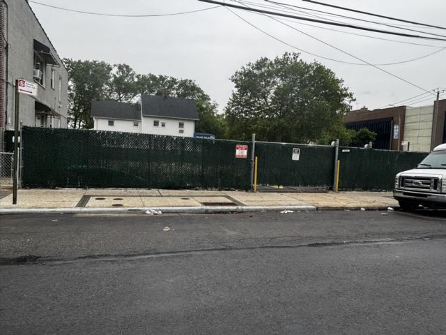 Lot <b>Size:</b> 112 X 107 &nbsp;Land style home in Canarsie
