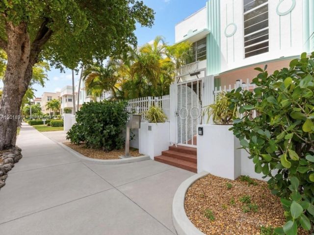 1 BR,  1.00 BTH &nbsp; style home in Carl Fisher