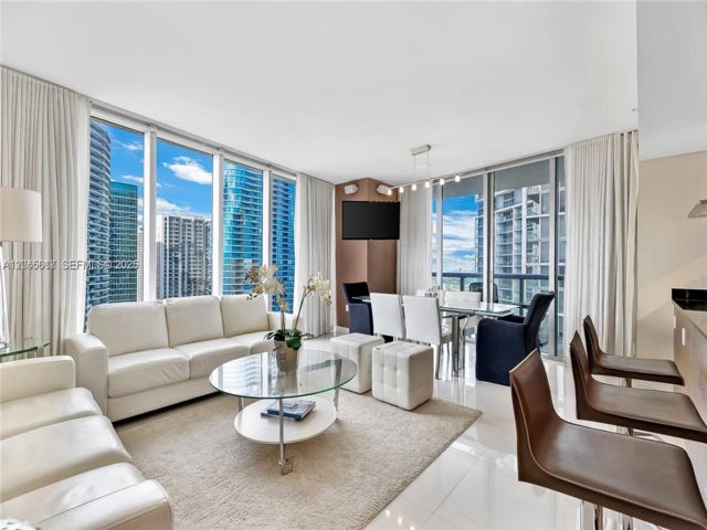  2 BR,  2.00 BTH &nbsp; style home in Miami