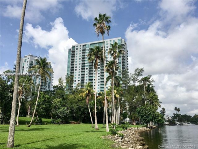  2 BR,  2.00 BTH &nbsp; style home in Miami