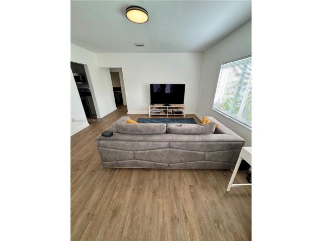  2 BR,  1.00 BTH &nbsp; style home in Biscayne Park