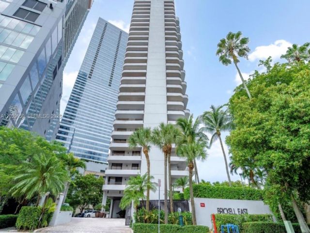  2 BR,  2.00 BTH &nbsp; style home in Miami