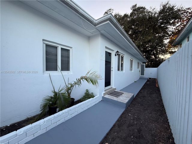  1 BR,  1.00 BTH &nbsp; style home in Miami